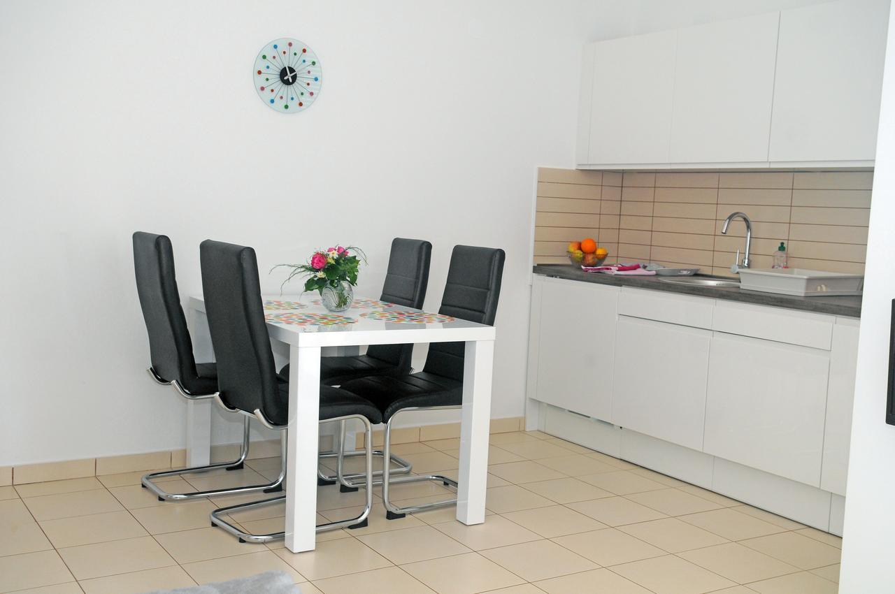 Principium Apartments Klenovica Buitenkant foto